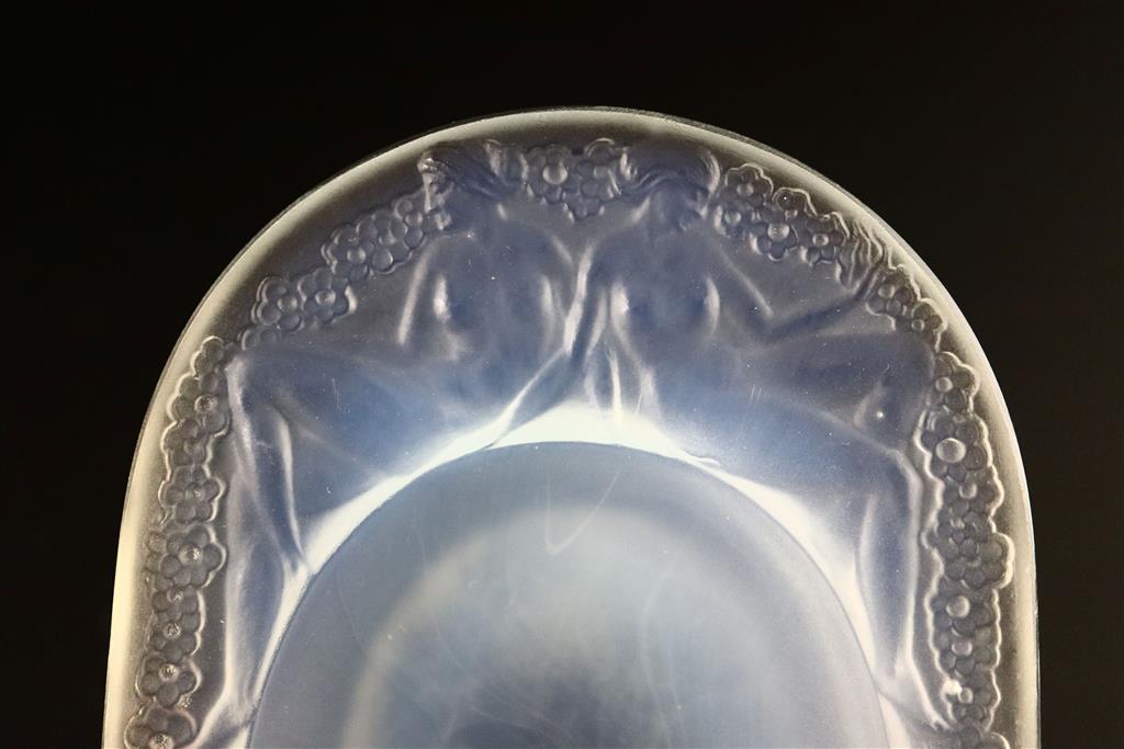 René Lalique. A pre-war frosted glass Médicis pattern cendrier, no.280, designed in 1924, 15cm wide